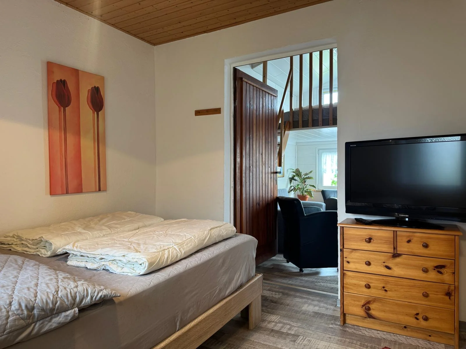 Separates Schlafzimmer 1 mit Doppelbett im Bungalow 145