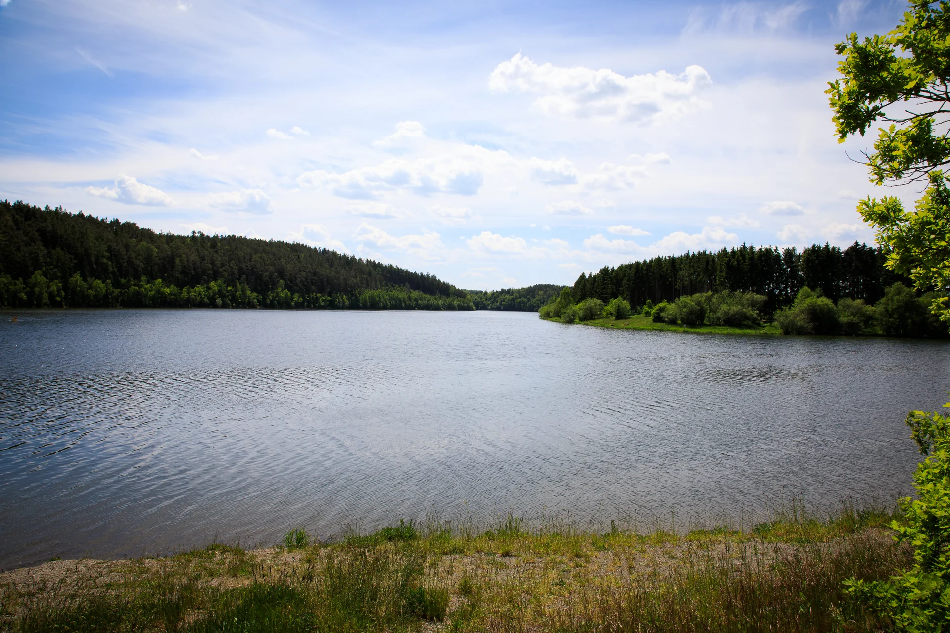 Panoramablick über das Zeulenrodaer Meer bei Abendstimmung